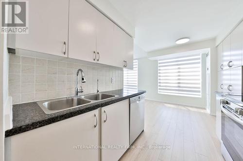 808 - 4850 Glen Erin Drive, Mississauga, ON - Indoor Photo Showing Kitchen With Double Sink