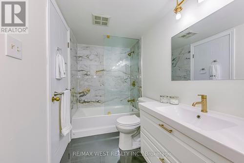 1114 - 95 Trailwood Drive, Mississauga, ON - Indoor Photo Showing Bathroom
