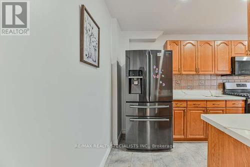 23 Gold Finch Court, Brampton, ON - Indoor Photo Showing Kitchen