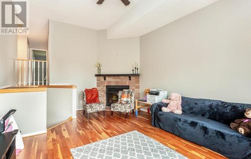 3569 Nutcracker Drive, Mississauga, ON - Indoor Photo Showing Living Room With Fireplace