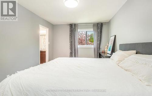 3569 Nutcracker Drive, Mississauga, ON - Indoor Photo Showing Bedroom