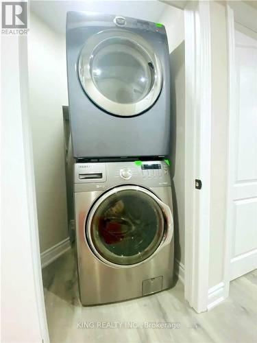 43 Hoxton Road, Brampton, ON - Indoor Photo Showing Laundry Room