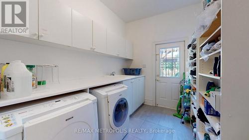 8 Heritage Woods Manor, Markham (Devil'S Elbow), ON - Indoor Photo Showing Laundry Room