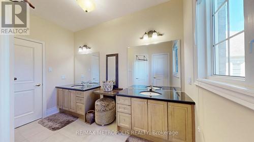 8 Heritage Woods Manor, Markham (Devil'S Elbow), ON - Indoor Photo Showing Bathroom