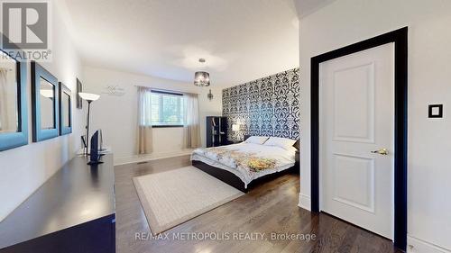 8 Heritage Woods Manor, Markham (Devil'S Elbow), ON - Indoor Photo Showing Bedroom