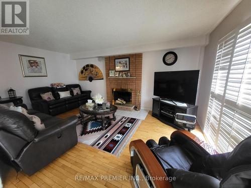 107 Royal Valley Drive, Caledon, ON - Indoor Photo Showing Living Room With Fireplace