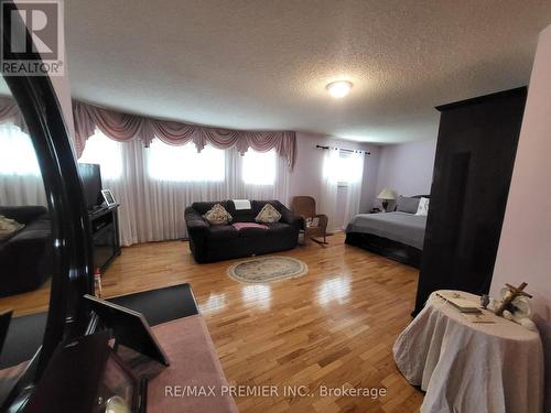 107 Royal Valley Drive, Caledon, ON - Indoor Photo Showing Other Room