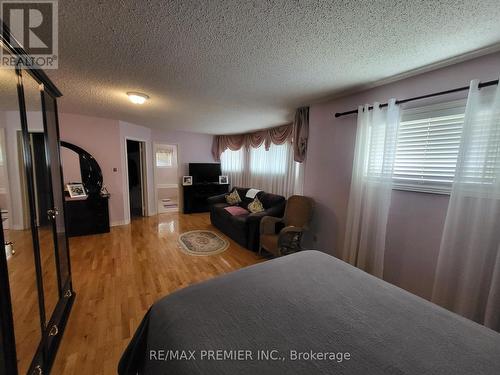 107 Royal Valley Drive, Caledon, ON - Indoor Photo Showing Bedroom