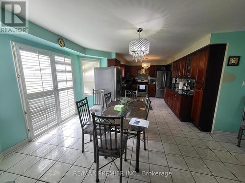 107 Royal Valley Drive, Caledon, ON - Indoor Photo Showing Dining Room