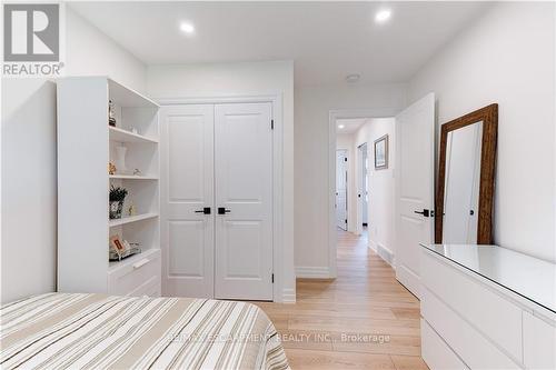 12 Cheval Drive, Grimsby, ON - Indoor Photo Showing Bedroom