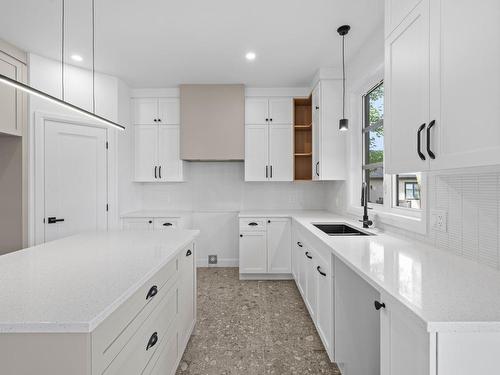 Kitchen - 2630 Rue De La Trame, Drummondville, QC - Indoor Photo Showing Kitchen With Upgraded Kitchen