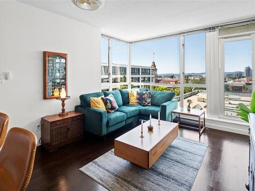 708-732 Cormorant St, Victoria, BC - Indoor Photo Showing Living Room