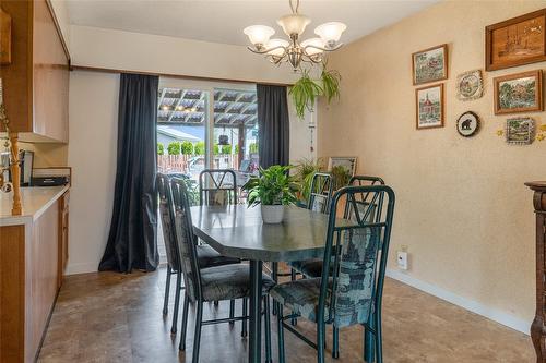 1280 Collison Road, Kelowna, BC - Indoor Photo Showing Dining Room