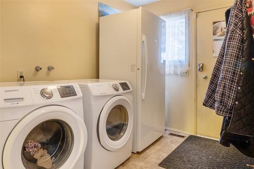 1280 Collison Road, Kelowna, BC - Indoor Photo Showing Laundry Room