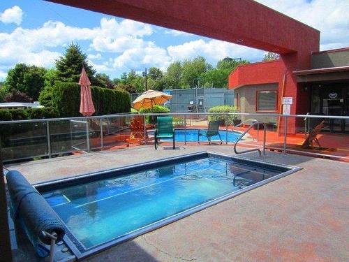 3205-415 Commonwealth Road, Kelowna, BC - Outdoor With In Ground Pool