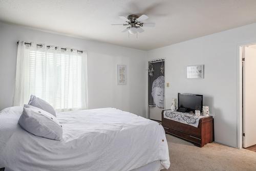 3205-415 Commonwealth Road, Kelowna, BC - Indoor Photo Showing Bedroom