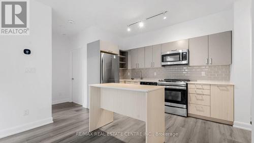 307 - 385 Osler Street, Toronto W03, ON - Indoor Photo Showing Kitchen With Upgraded Kitchen
