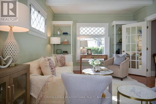 397 Trafalgar Road, Oakville (Old Oakville), ON - Indoor Photo Showing Living Room