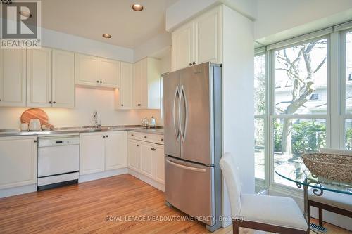 397 Trafalgar Road, Oakville, ON - Indoor Photo Showing Kitchen With Double Sink