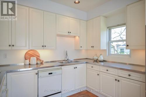 397 Trafalgar Road, Oakville (Old Oakville), ON - Indoor Photo Showing Kitchen With Double Sink