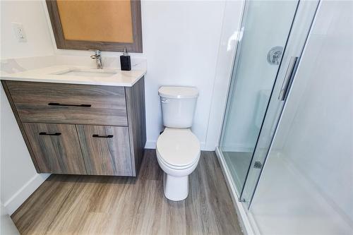 49 Walnut Street S|Unit #2302, Hamilton, ON - Indoor Photo Showing Bathroom