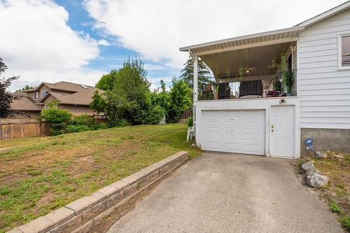 704 Vance Avenue, Kelowna, BC - Outdoor With Exterior