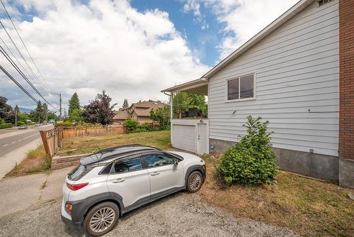704 Vance Avenue, Kelowna, BC - Outdoor With Exterior