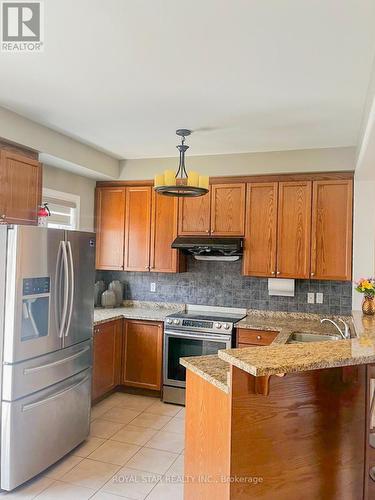 13 Fawson Cove Way, Brampton (Sandringham-Wellington), ON - Indoor Photo Showing Kitchen With Double Sink