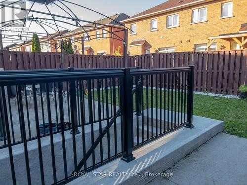 13 Fawson Cove Way, Brampton (Sandringham-Wellington), ON - Outdoor