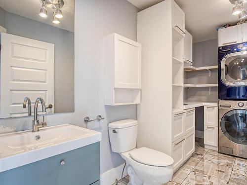 Powder room - 116 Rue Perron, Saint-Basile-Le-Grand, QC - Indoor Photo Showing Laundry Room