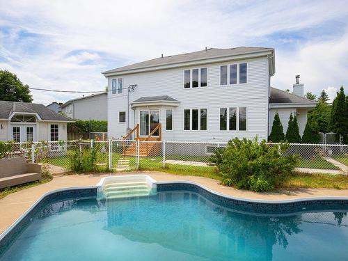 Pool - 116 Rue Perron, Saint-Basile-Le-Grand, QC - Outdoor With In Ground Pool With Backyard