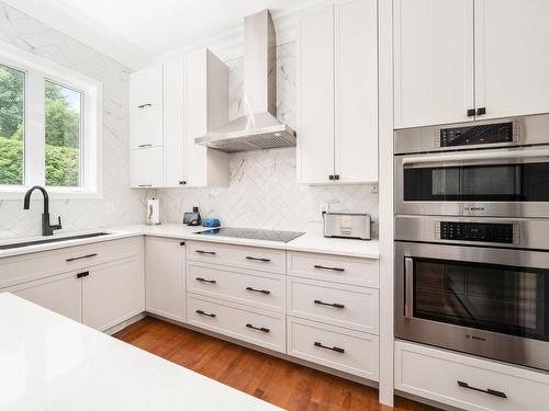 Kitchen - 4 Place Anne-Hébert, Notre-Dame-De-L'Île-Perrot, QC - Indoor Photo Showing Kitchen With Upgraded Kitchen