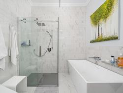 Ensuite bathroom - 