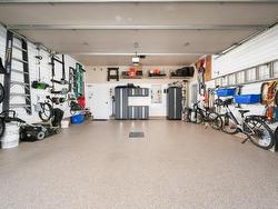 Garage - 