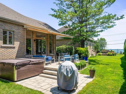 Cour - 4 Place Anne-Hébert, Notre-Dame-De-L'Île-Perrot, QC - Outdoor With Deck Patio Veranda