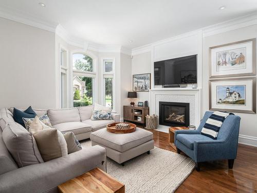 Salon - 4 Place Anne-Hébert, Notre-Dame-De-L'Île-Perrot, QC - Indoor Photo Showing Living Room With Fireplace