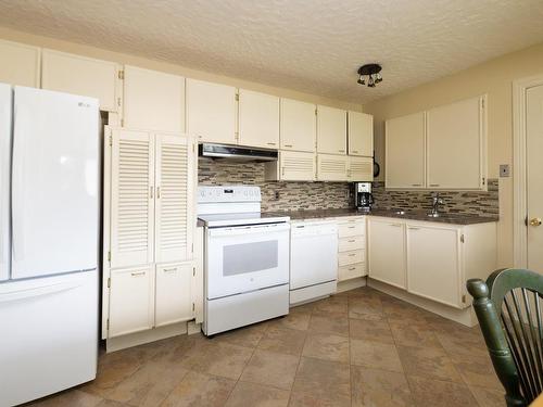 Cuisine - 199 Rue Northcote, Pincourt, QC - Indoor Photo Showing Kitchen