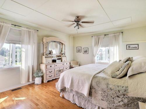 Master bedroom - 358 16E Avenue, Saint-Jean-Sur-Richelieu, QC - Indoor Photo Showing Bedroom