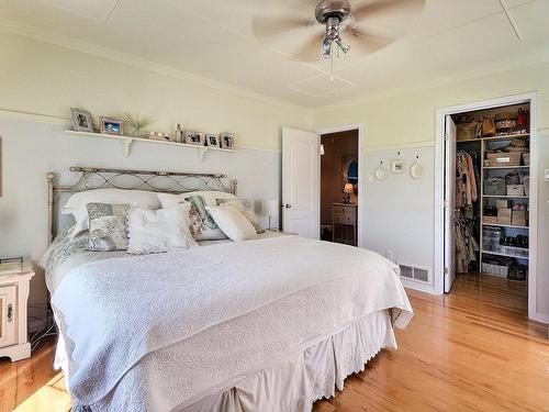 Master bedroom - 358 16E Avenue, Saint-Jean-Sur-Richelieu, QC - Indoor Photo Showing Bedroom