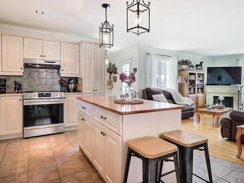 Kitchen - 358 16E Avenue, Saint-Jean-Sur-Richelieu, QC - Indoor Photo Showing Kitchen