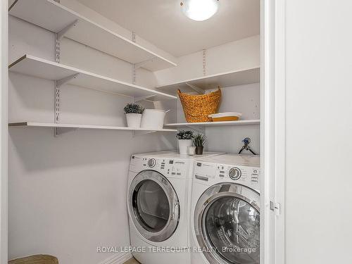 1604-330 Alton Towers Circ, Toronto, ON - Indoor Photo Showing Laundry Room