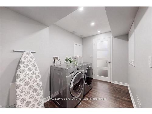 2046 Family Cres, Mississauga, ON - Indoor Photo Showing Laundry Room