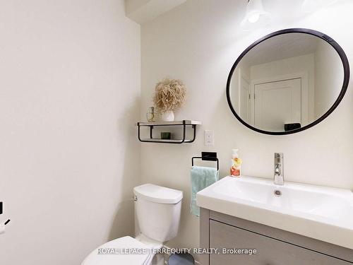 3970 Bloor St W, Toronto, ON - Indoor Photo Showing Bathroom