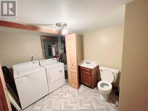 1273 Cottage Place, Windsor, ON - Indoor Photo Showing Laundry Room