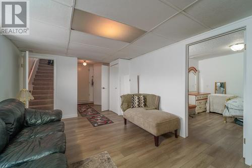 2539 Elston Drive, Kamloops, BC - Indoor Photo Showing Living Room