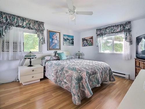 Chambre Ã  coucher principale - 107 Av. De Venise E., Venise-En-Québec, QC - Indoor Photo Showing Bedroom