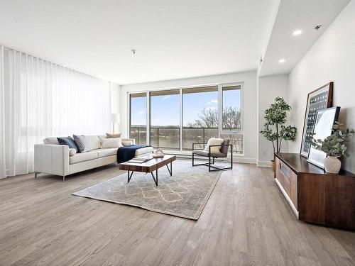 Salon - 604-510 Boul. Des Prairies, Laval (Laval-Des-Rapides), QC - Indoor Photo Showing Living Room