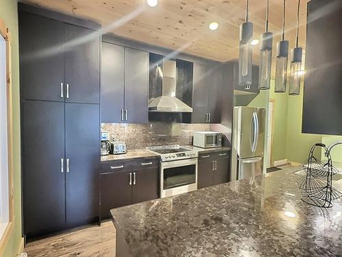 Kitchen - 5063 Ch. De La Baie-Thompson, Témiscaming, QC - Indoor Photo Showing Kitchen With Upgraded Kitchen