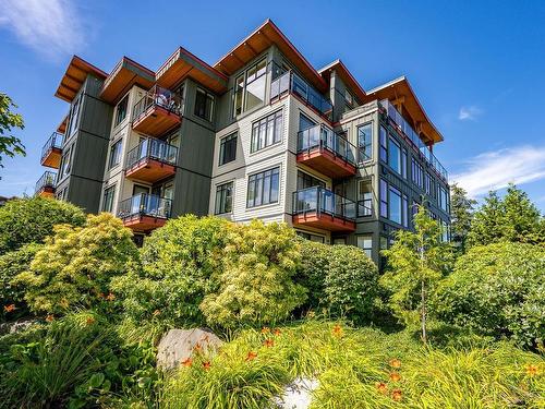 424-2300 Mansfield Dr, Courtenay, BC - Outdoor With Balcony