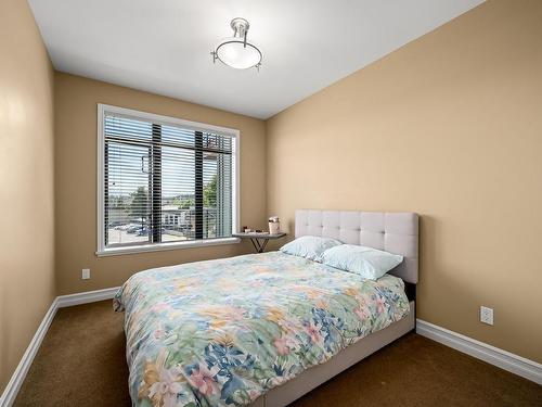 424-2300 Mansfield Dr, Courtenay, BC - Indoor Photo Showing Bedroom